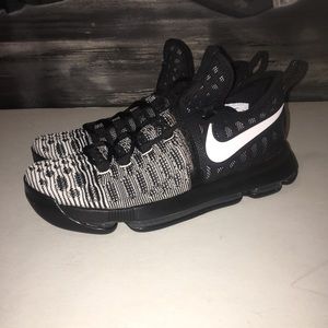 Nike KD Oreo men’s shoe size 10 843392-010 zoom